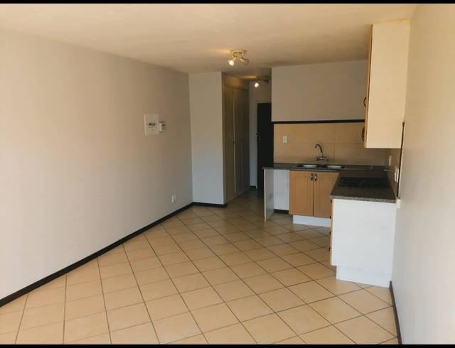 0.5 BEDROOM APARTMENT RENTED IN SAGEWOOD